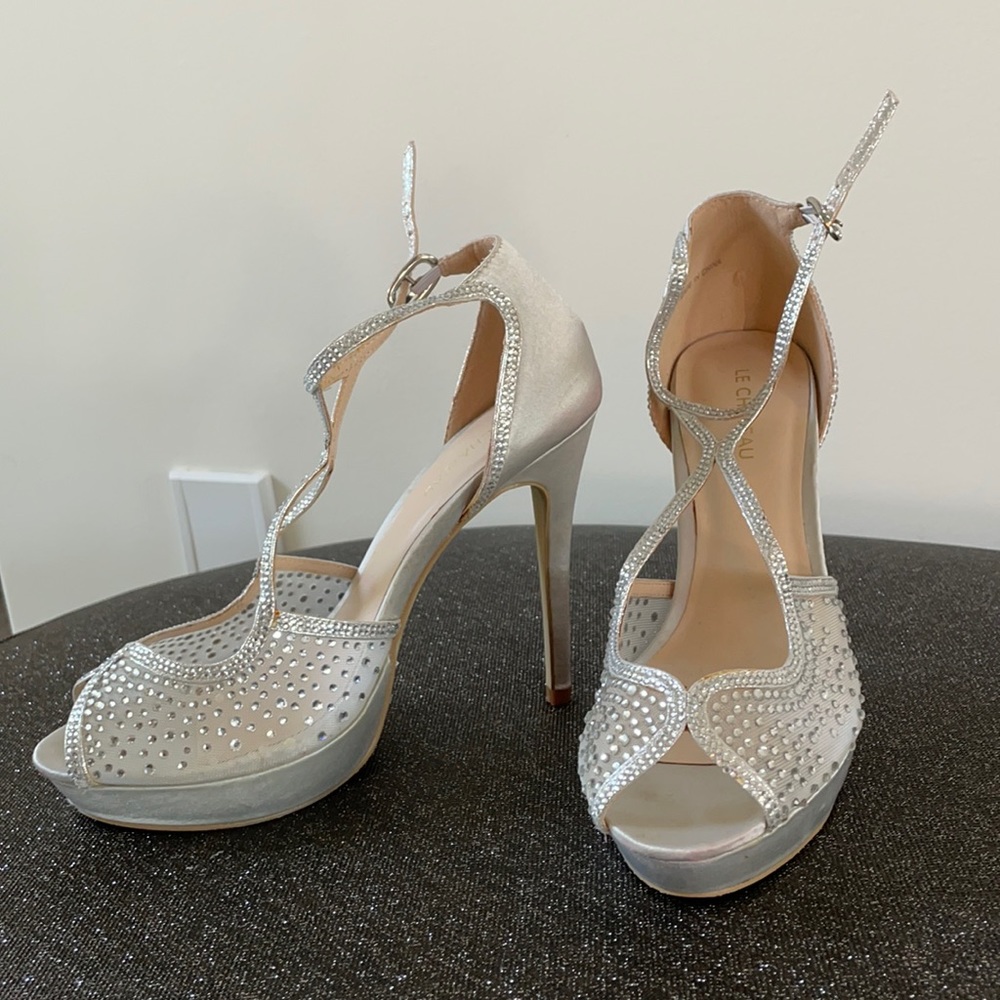 le château silver heels